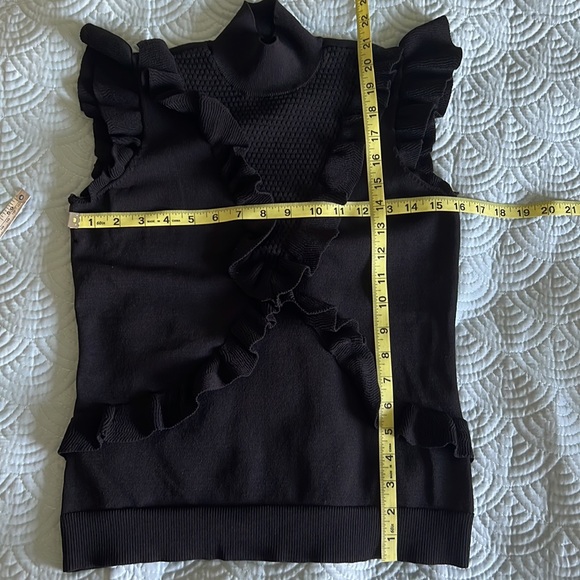 Marled Sleeveless Turtleneck with ruffles Black Small - Picture 7 of 11